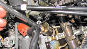 bei vielen Motorkonstruktionen müssen zum Einstellen der Ventiele die Nockenwellen und Tassenstössel demontiert werden.